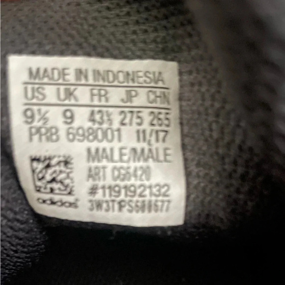 Adidas Calabasas Sleek Black Design US Size 9.5 Comfortable and Durable - Picture 9 of 10